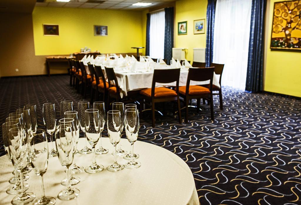 Comfortbiznes Pruszków Extérieur photo