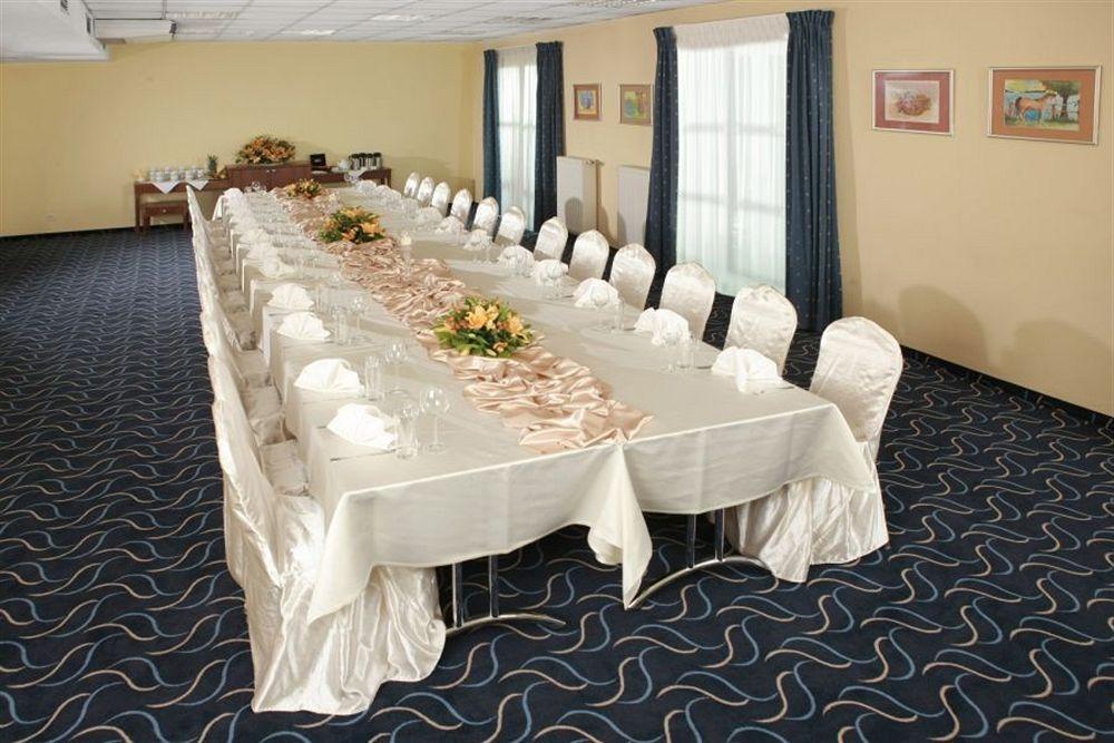 Comfortbiznes Pruszków Extérieur photo