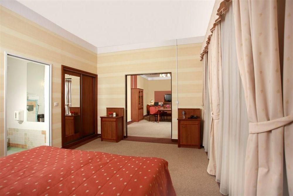 Comfortbiznes Pruszków Extérieur photo